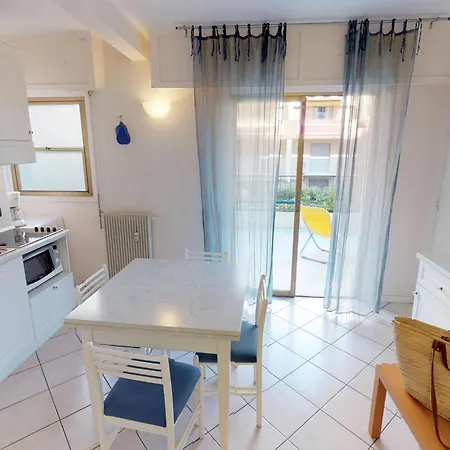 2p Calme Avec Terrasse Et Garage Prive A - Fr-1-196-210 * Menton