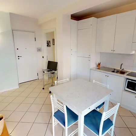 2p Calme Avec Terrasse Et Garage Prive A - Fr-1-196-210 *